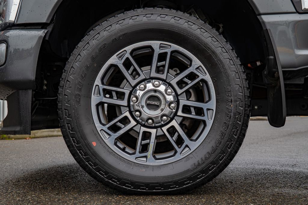 Used 2025 Ford F350 Platinum w/ Platinum Plus Package image 11