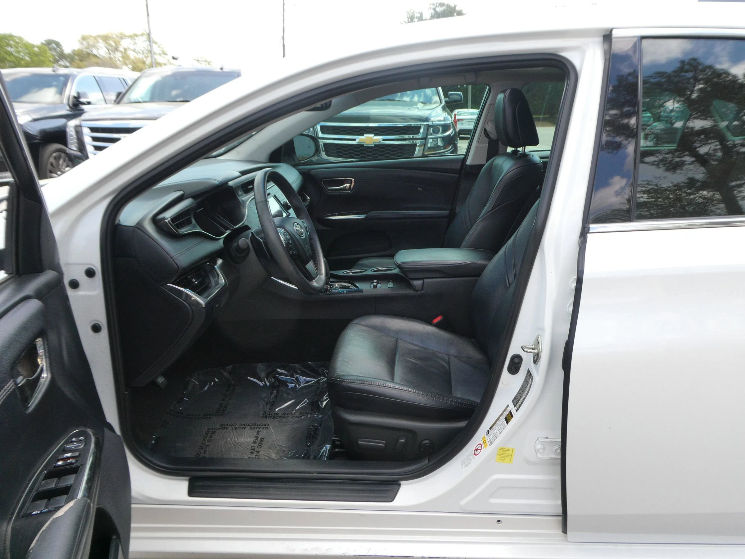 Used 2017 Toyota Avalon XLE Plus image 14