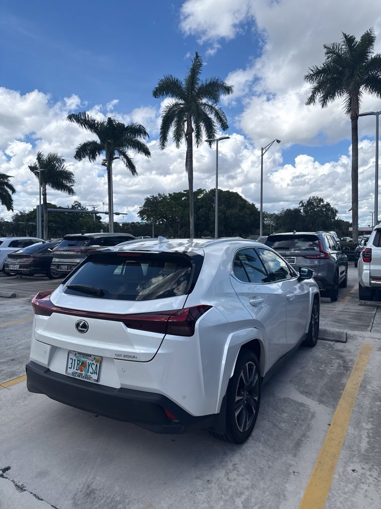 Used 2024 Lexus UX 250h FWD w/ Premium Package image 7