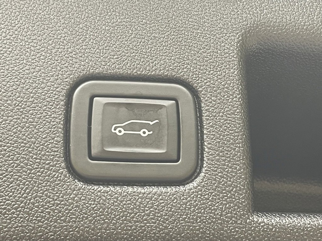 Certified 2024 Chevrolet Equinox LT w/ LPO, Floor Liner Package image 19