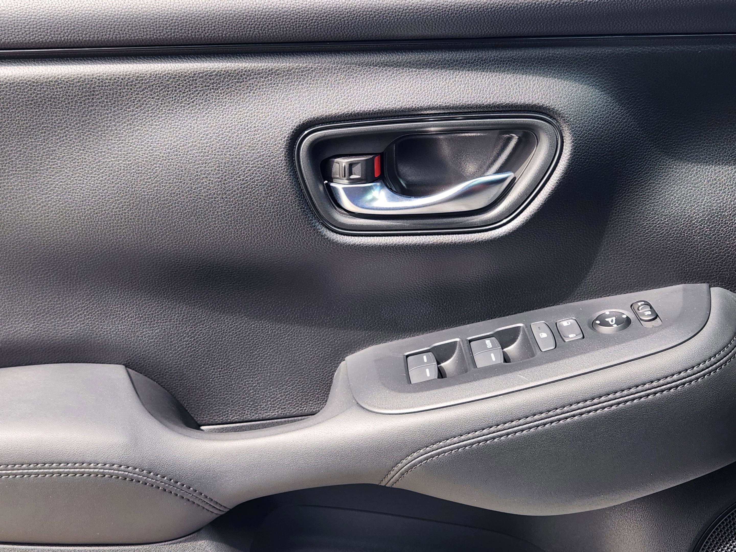 Certified 2023 Honda HR-V LX image 24