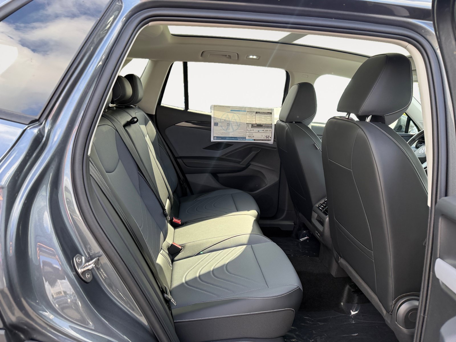 New 2026 Volkswagen Tiguan SE AWD/4WD image 18