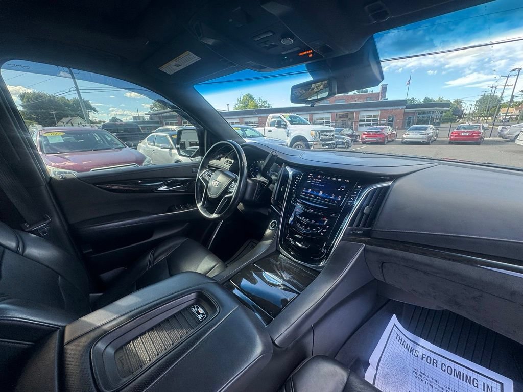 Used 2018 Cadillac Escalade Platinum AWD/4WD image 22