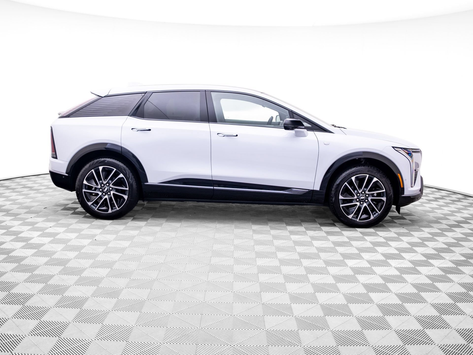 New 2027 Cadillac Optiq Sport w/ LPO, Floor Liner Package AWD/4WD image 6