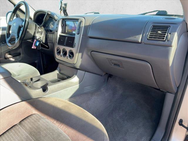 Used 2003 Ford Explorer XLT image 23