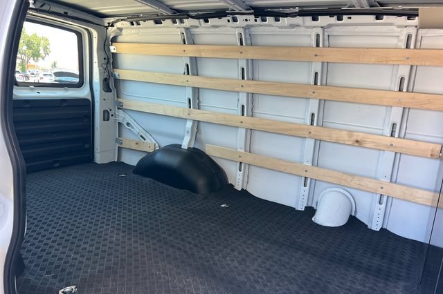 Used 2025 Chevrolet Express 2500 w/ Driver Convenience Package RWD image 36