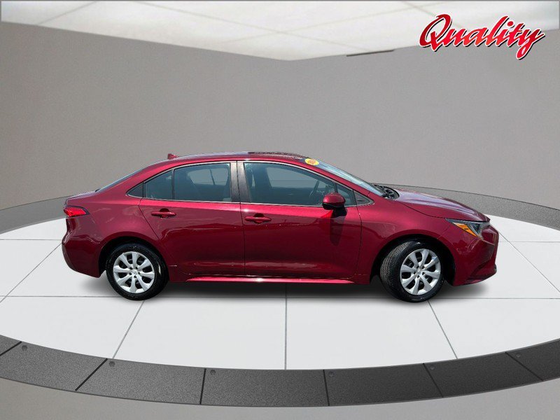 Used 2024 Toyota Corolla LE FWD image 2