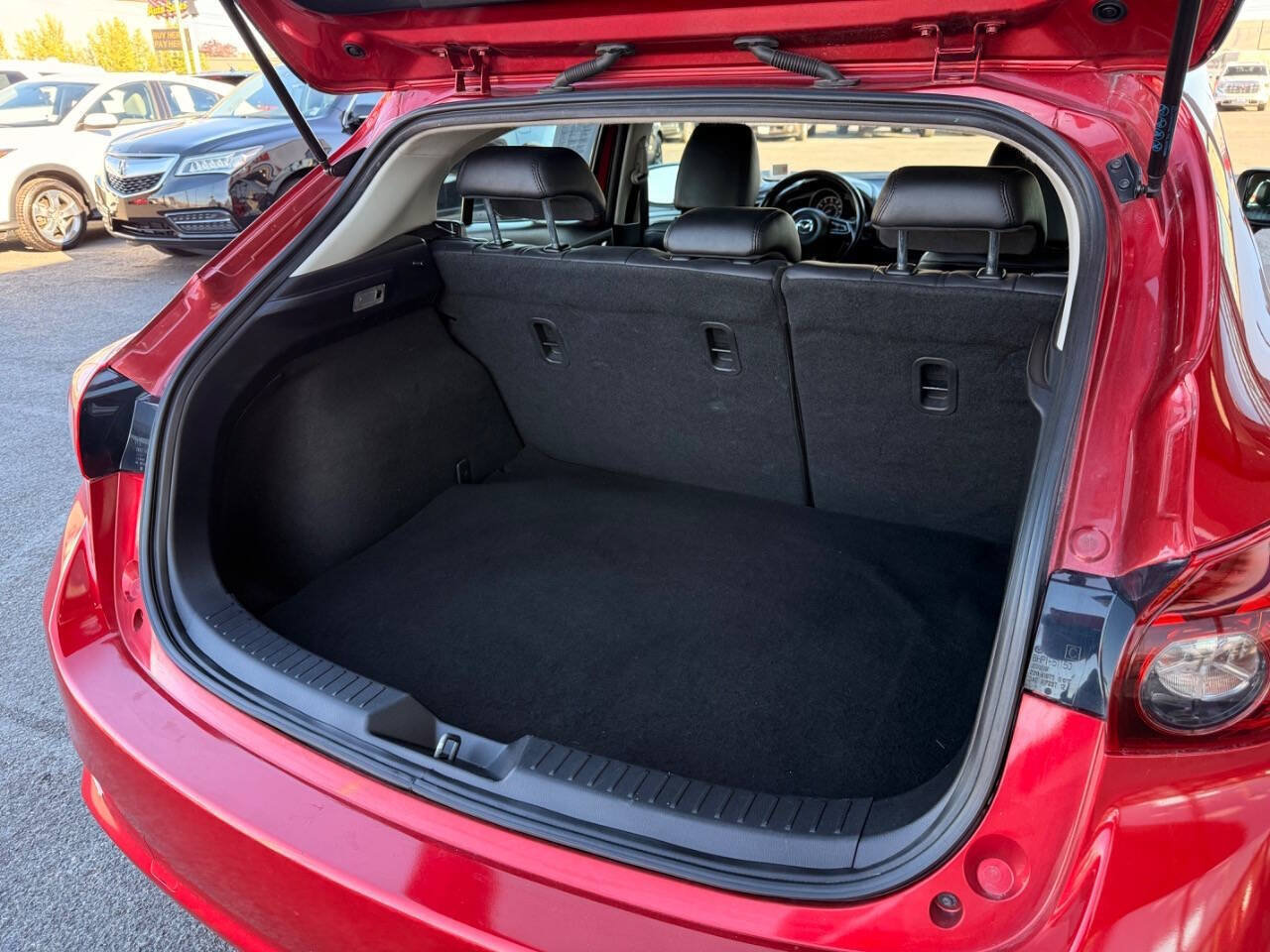 Used 2018 MAZDA MAZDA3 Touring FWD image 8