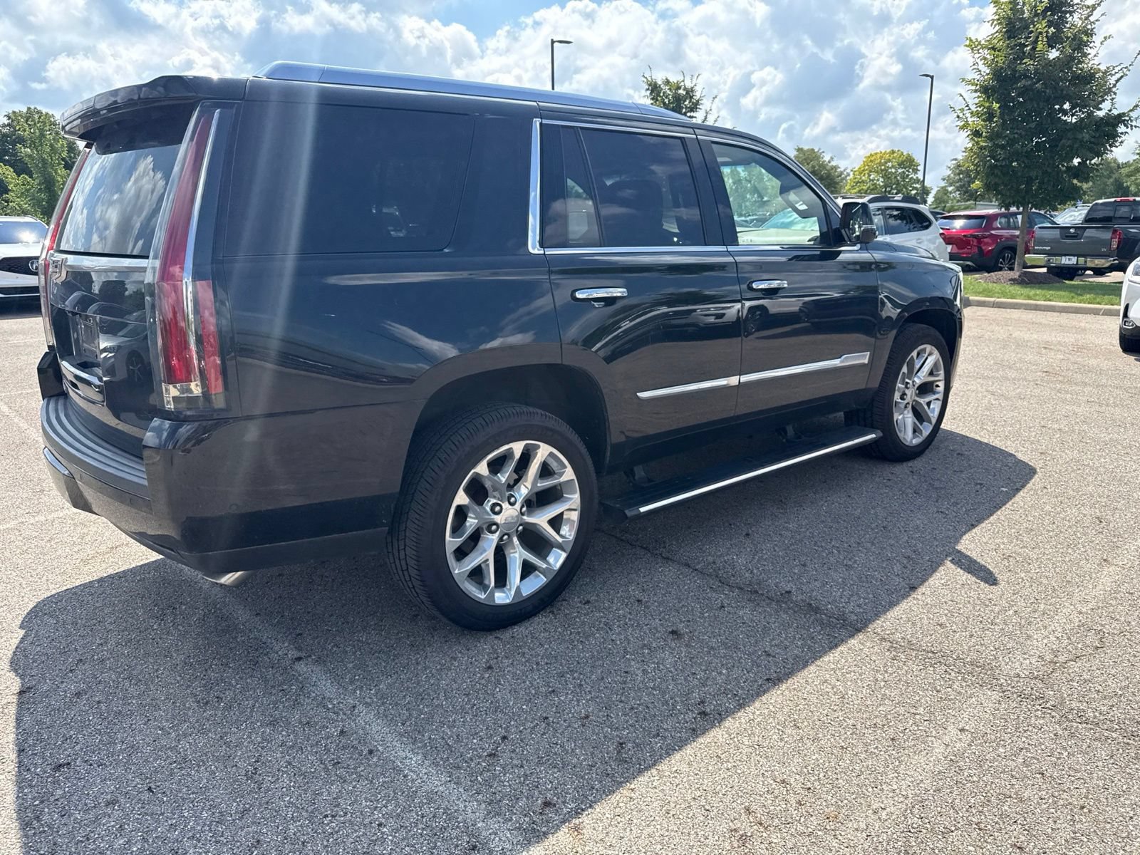 Used 2018 Cadillac Escalade Platinum AWD/4WD image 5