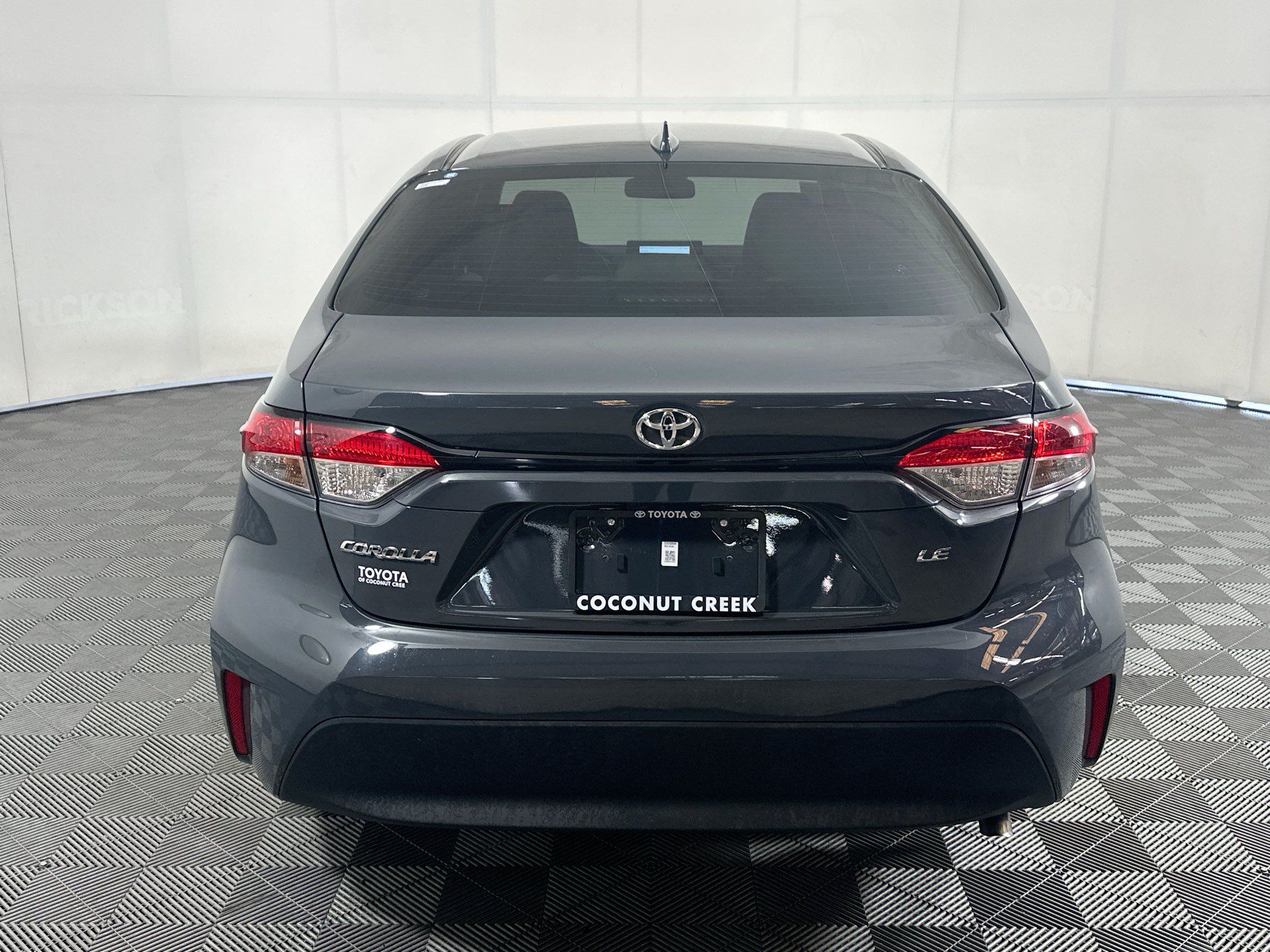 Used 2025 Toyota Corolla LE FWD image 4