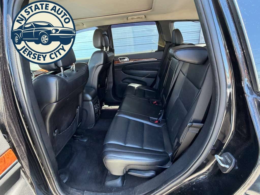 Used 2011 Jeep Grand Cherokee Limited w/ Luxury Group II AWD/4WD image 5