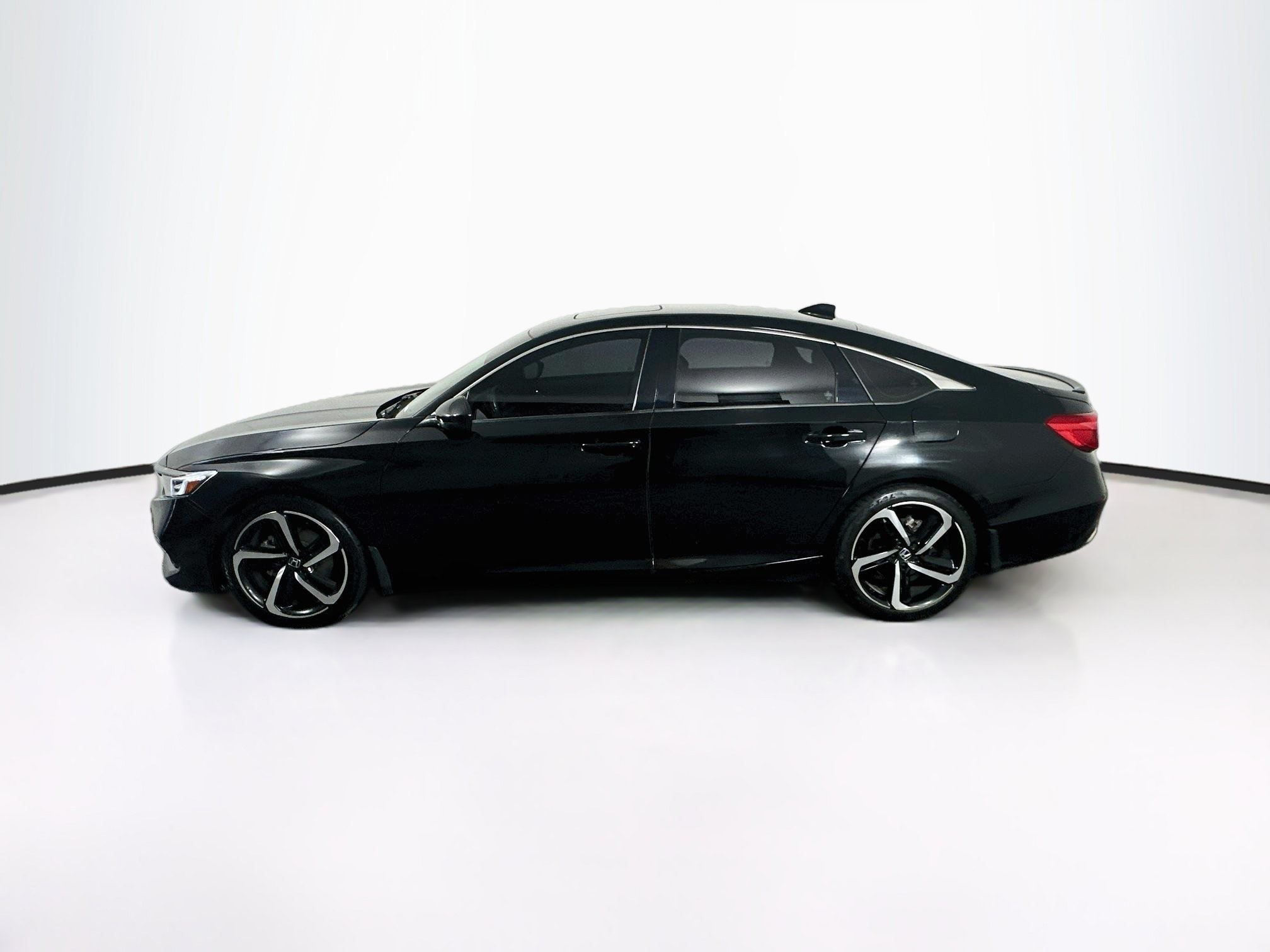 Used 2021 Honda Accord Sport image 4