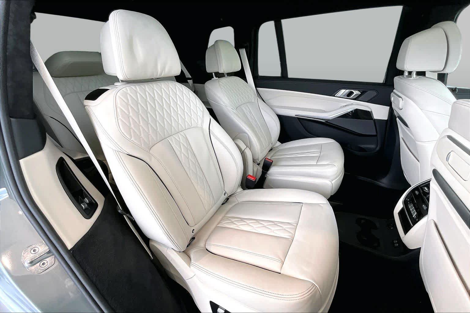 Used 2025 BMW X7 xDrive40i w/ M Sport Package AWD/4WD image 21