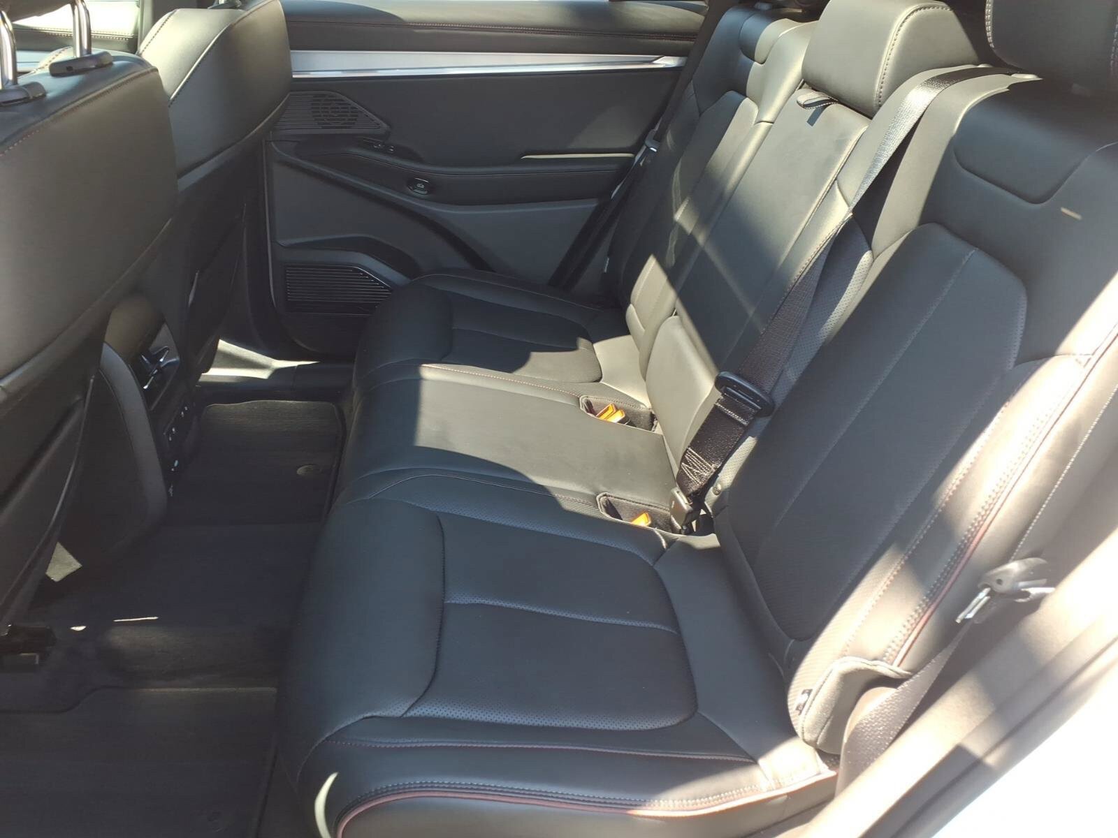 Used 2024 Jeep Wagoneer Launch Edition AWD/4WD image 13