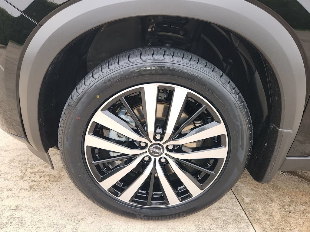 Certified 2025 Nissan Pathfinder Platinum w/ Cargo Package FWD image 34