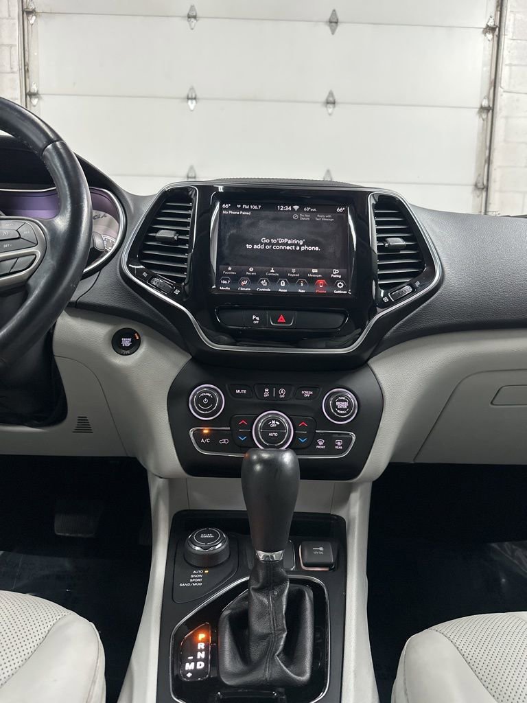 Used 2020 Jeep Cherokee Limited image 24