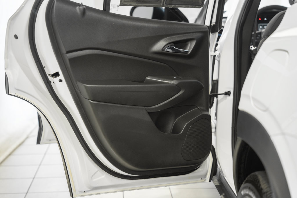 Used 2025 Chevrolet Trax LS FWD image 32