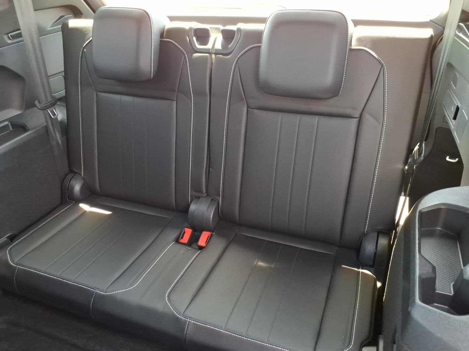 Certified 2023 Volkswagen Tiguan SE R-Line FWD image 24