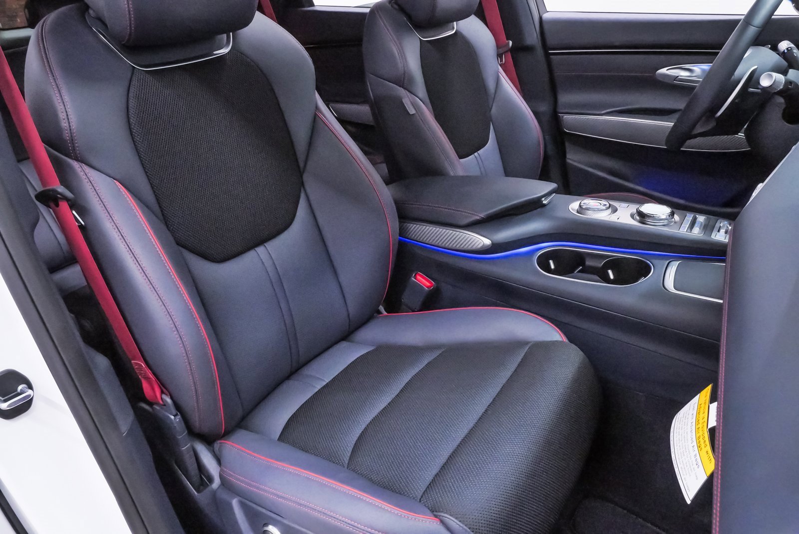 Certified 2025 Genesis GV70 3.5T Sport image 15