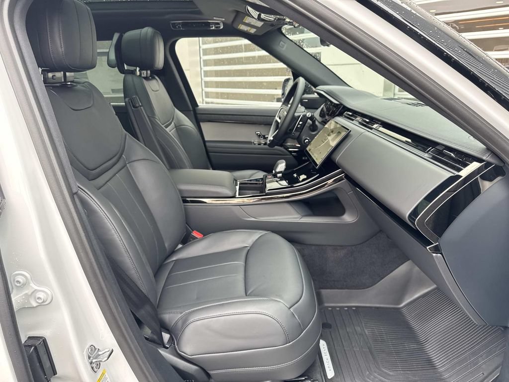New 2026 Land Rover Range Rover Sport Dynamic SE AWD/4WD image 9
