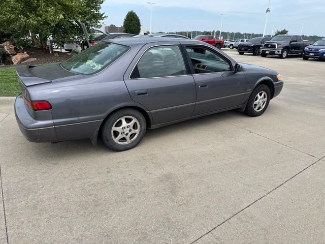 Used 1997 Toyota Camry LE w/ Leather Trim Pkg FWD image 3