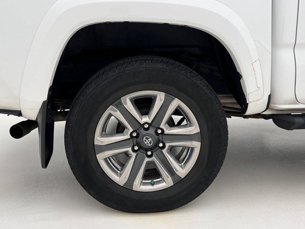 Used 2019 Toyota Tacoma Limited AWD/4WD image 29