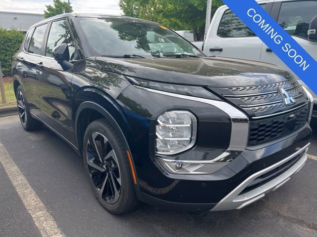 Used 2023 Mitsubishi Outlander SE FWD image 2