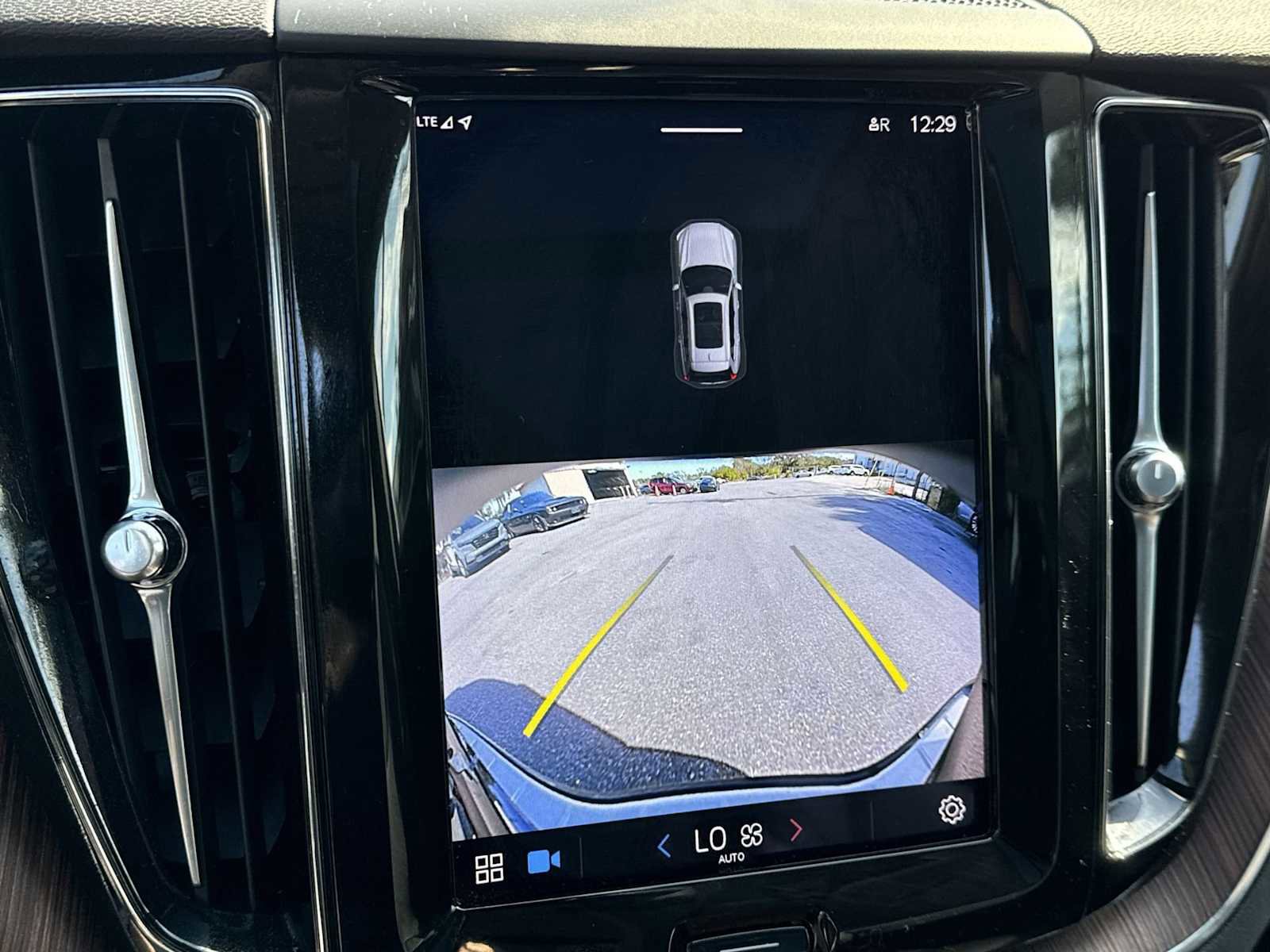 Used 2023 Volvo XC60 B5 Plus w/ Protection Package Premier image 26