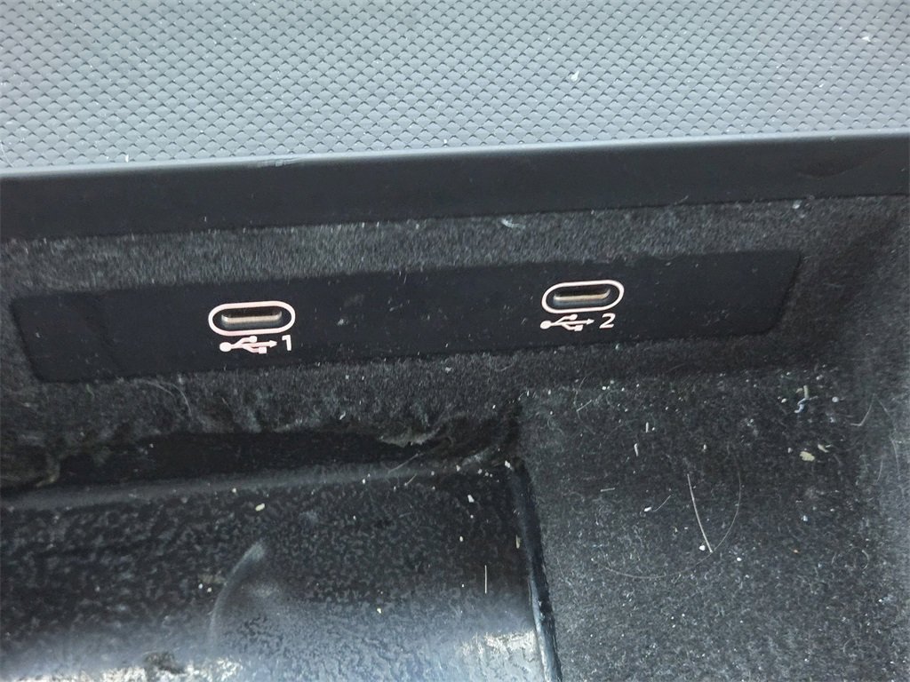 Used 2022 Audi Q8 Premium Plus image 23