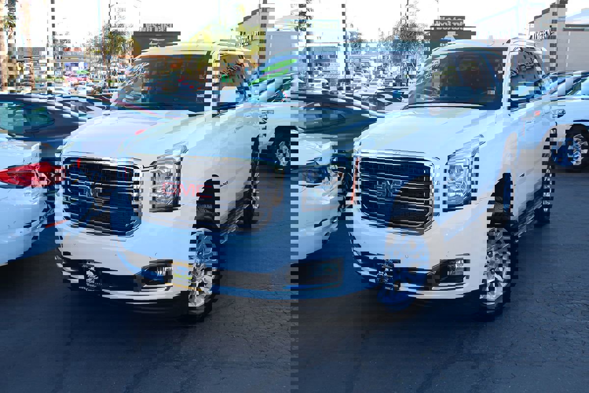 Used 2016 GMC Yukon SLE image 39