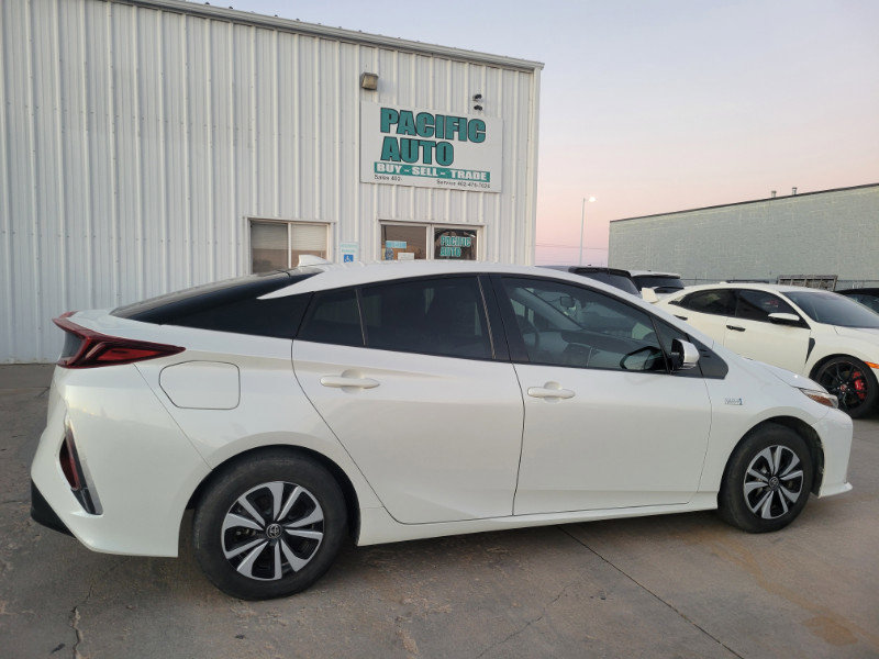 Used 2019 Toyota Prius Prime Plus FWD image 9