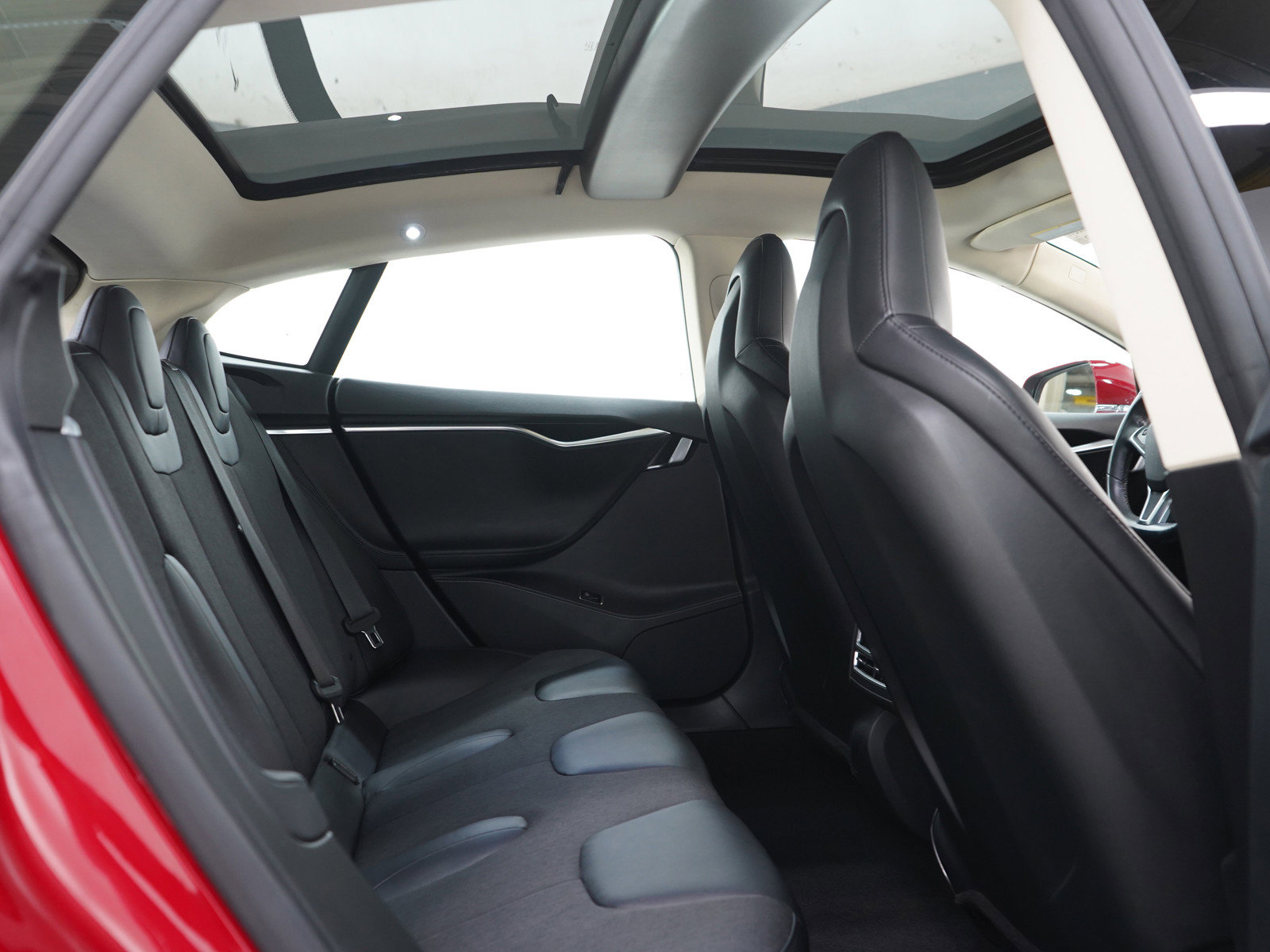 Used 2014 Tesla Model S 85 RWD image 12