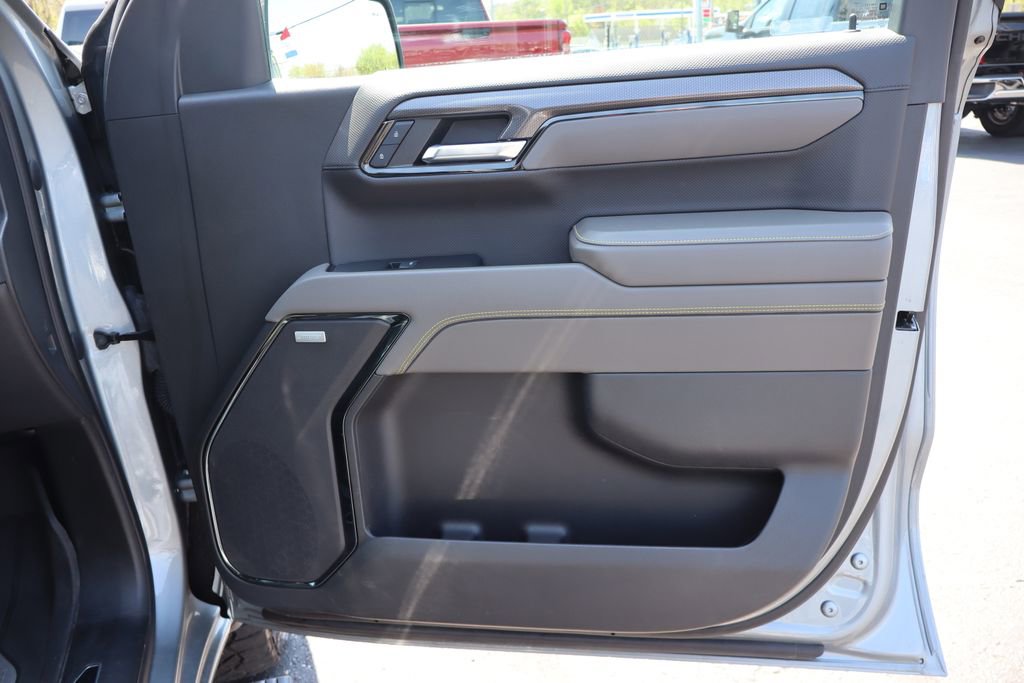 Used 2023 Chevrolet Silverado 1500 ZR2 w/ Technology Package AWD/4WD image 27