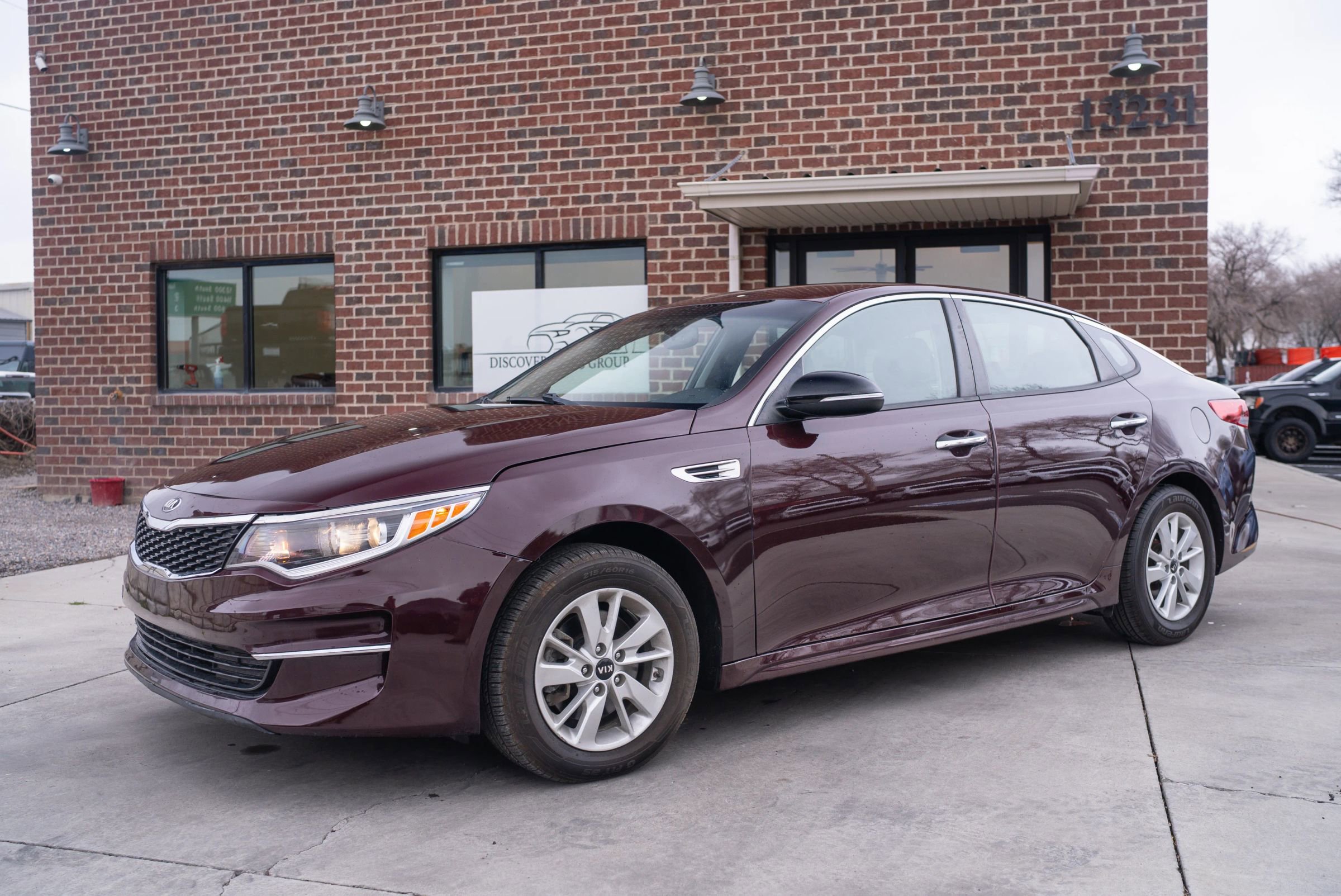 Used 2017 Kia Optima LX image 1
