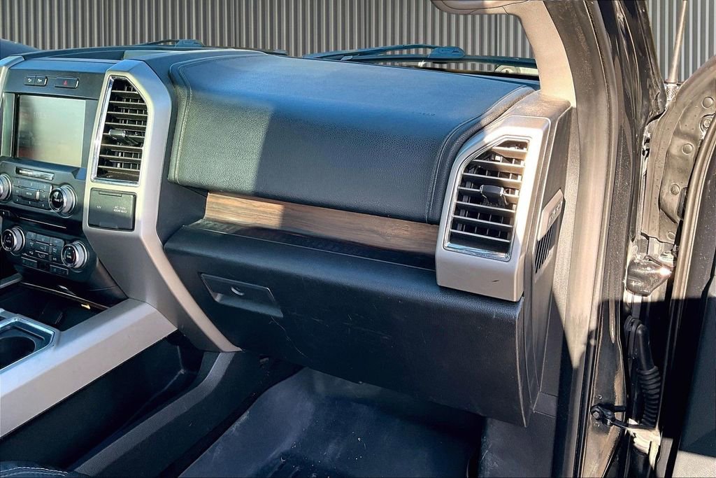 Used 2015 Ford F150 Lariat w/ Equipment Group 502A Luxury image 18
