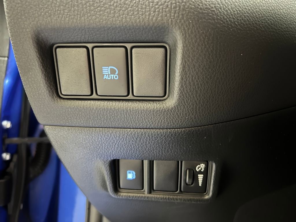 Certified 2018 Toyota C-HR XLE image 34