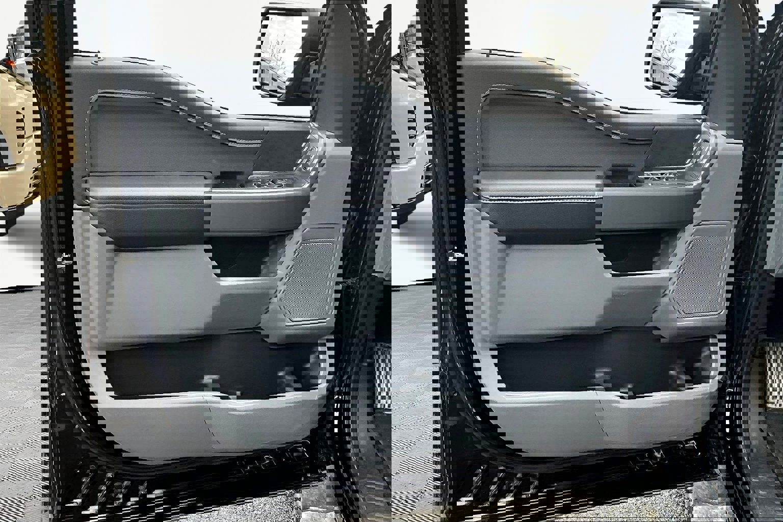 Used 2025 Ford F150 XLT w/ Equipment Group 301A Standard image 21