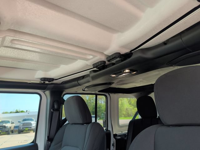 Used 2023 Jeep Wrangler Unlimited w/ Cold Weather Group AWD/4WD image 27