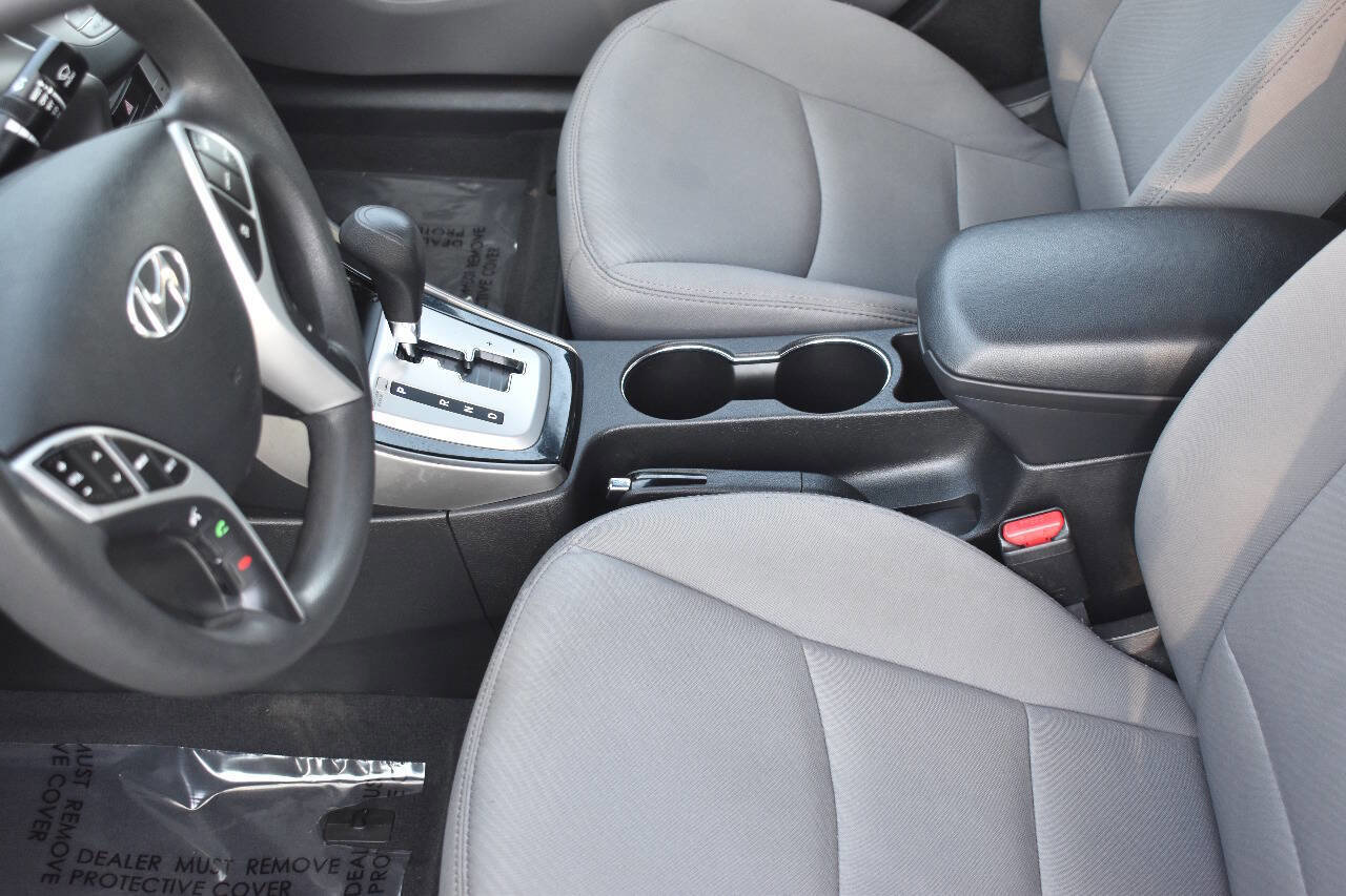 Used 2012 Hyundai Elantra GLS w/ Preferred Pkg 3 image 26