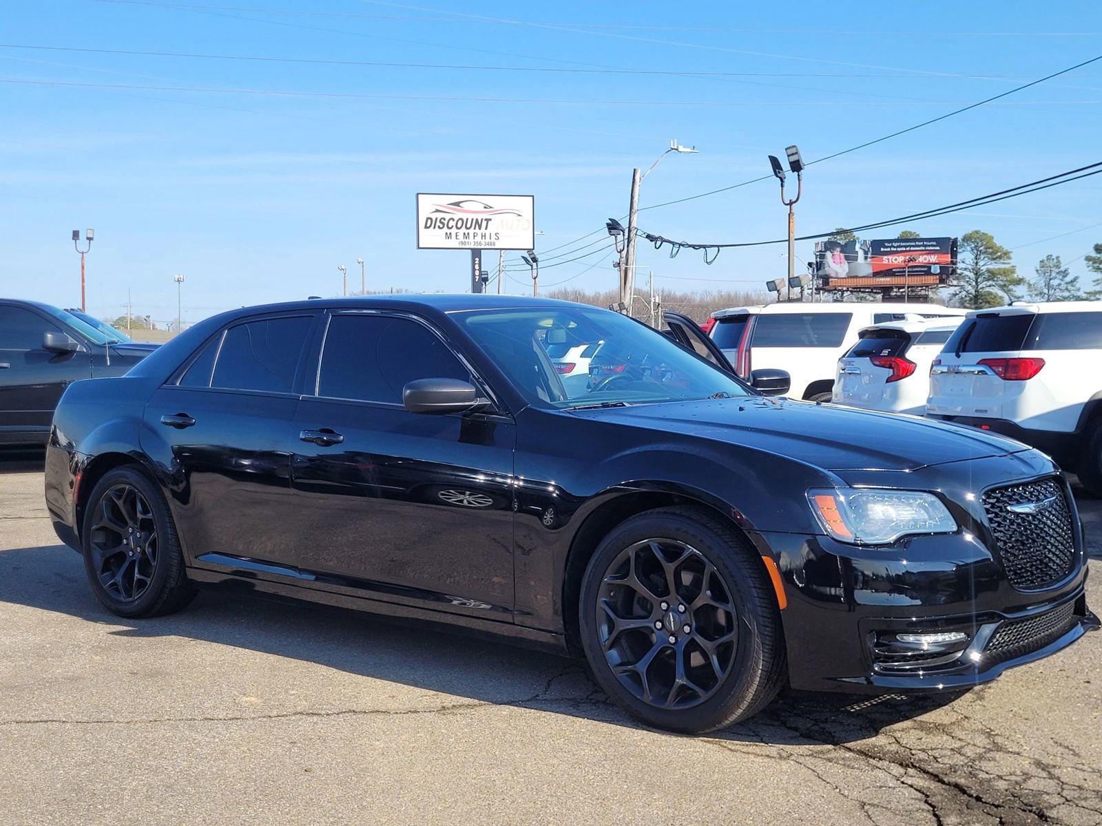 Used 2019 Chrysler 300 Touring w/ Sport Appearance Package image 21