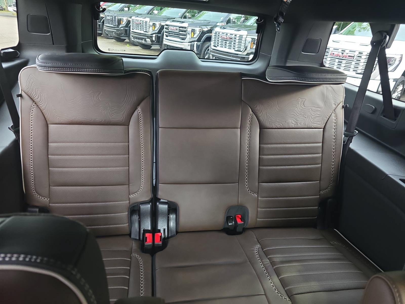 New 2026 GMC Yukon XL Denali Ultimate w/ LPO, Floor Liner Package AWD/4WD image 12