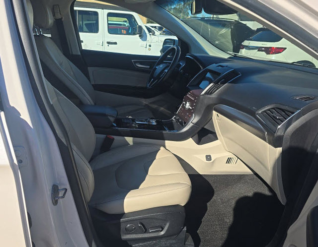 Used 2019 Ford Edge Titanium w/ Equipment Group 301A FWD image 11