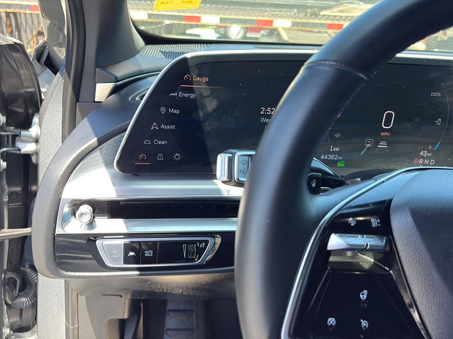 Used 2024 Cadillac Lyriq Luxury AWD/4WD image 20
