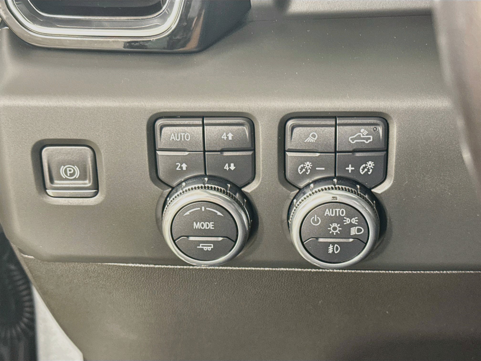 Certified 2025 GMC Sierra 1500 Denali Ultimate AWD/4WD image 12