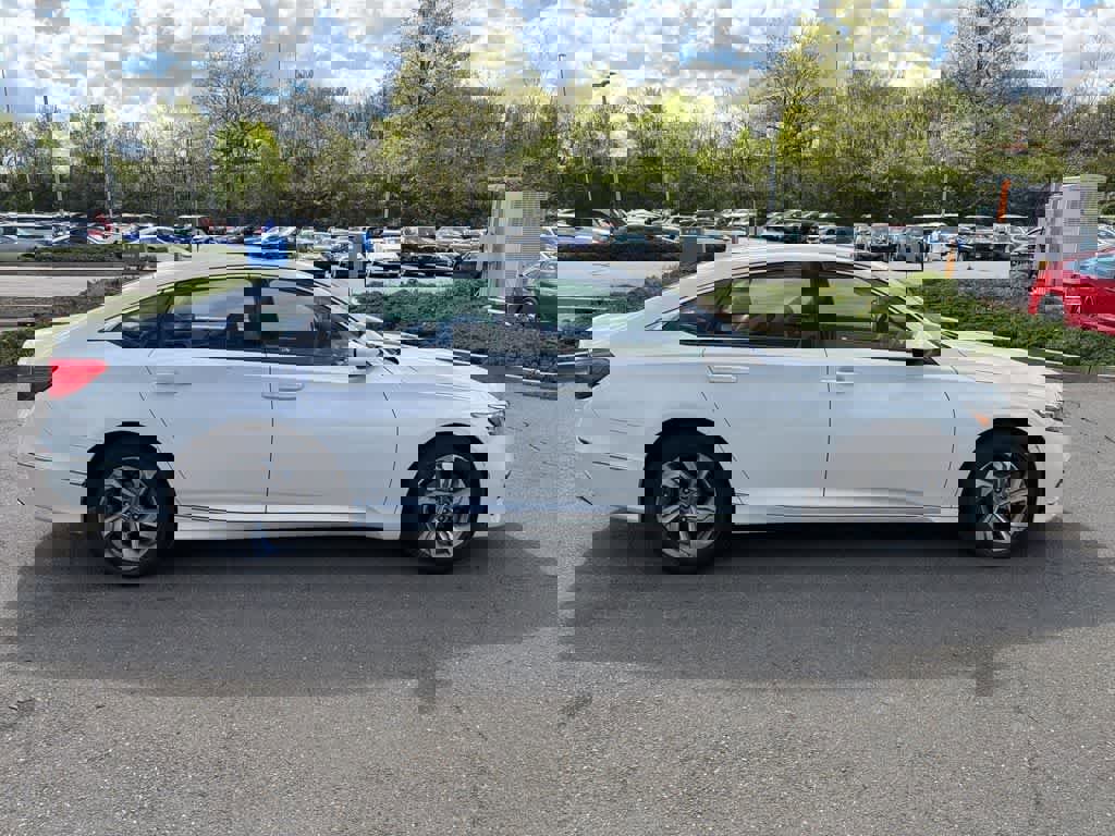 Used 2019 Honda Accord EX image 12