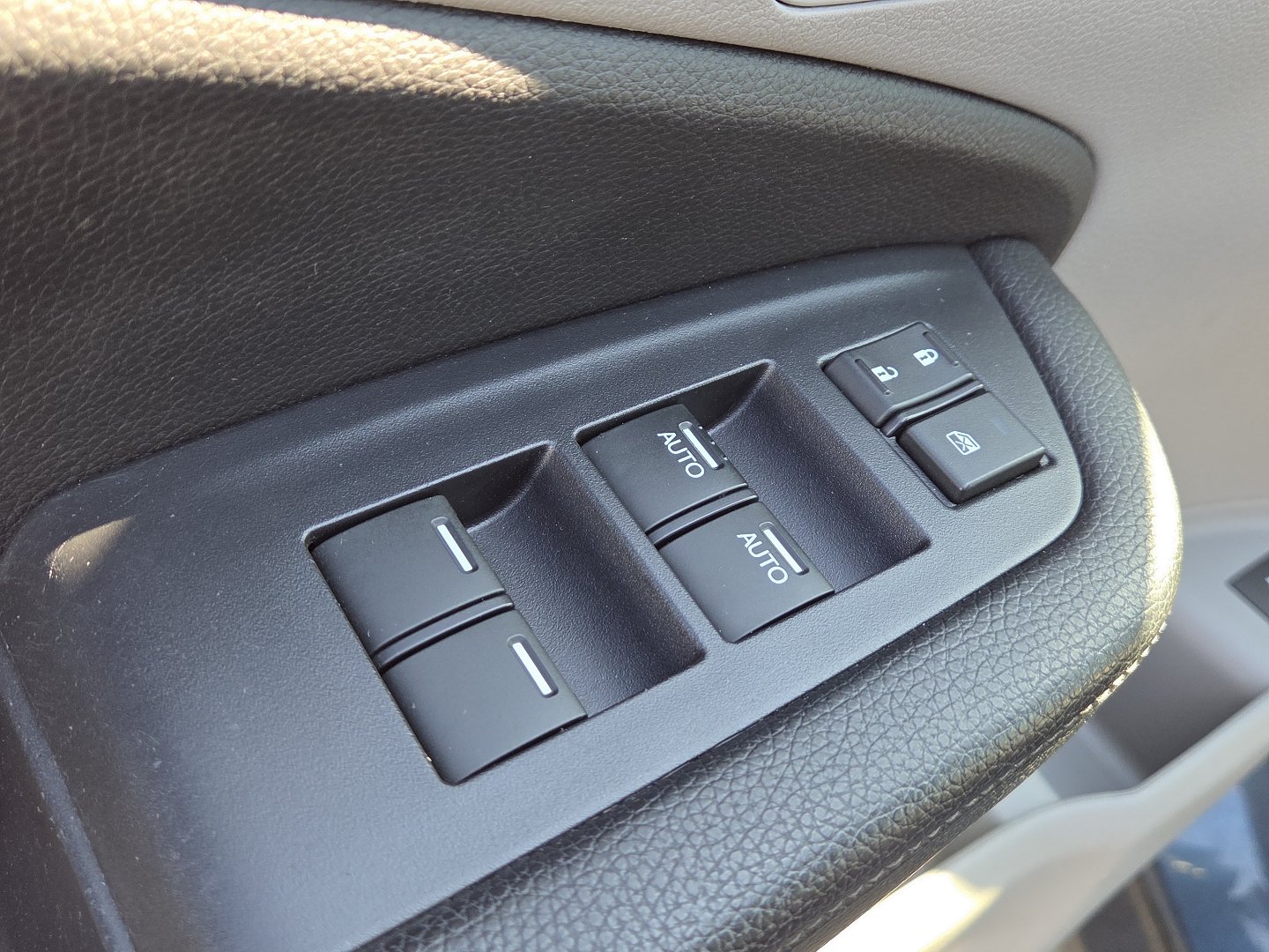 Used 2019 Honda Pilot LX image 24