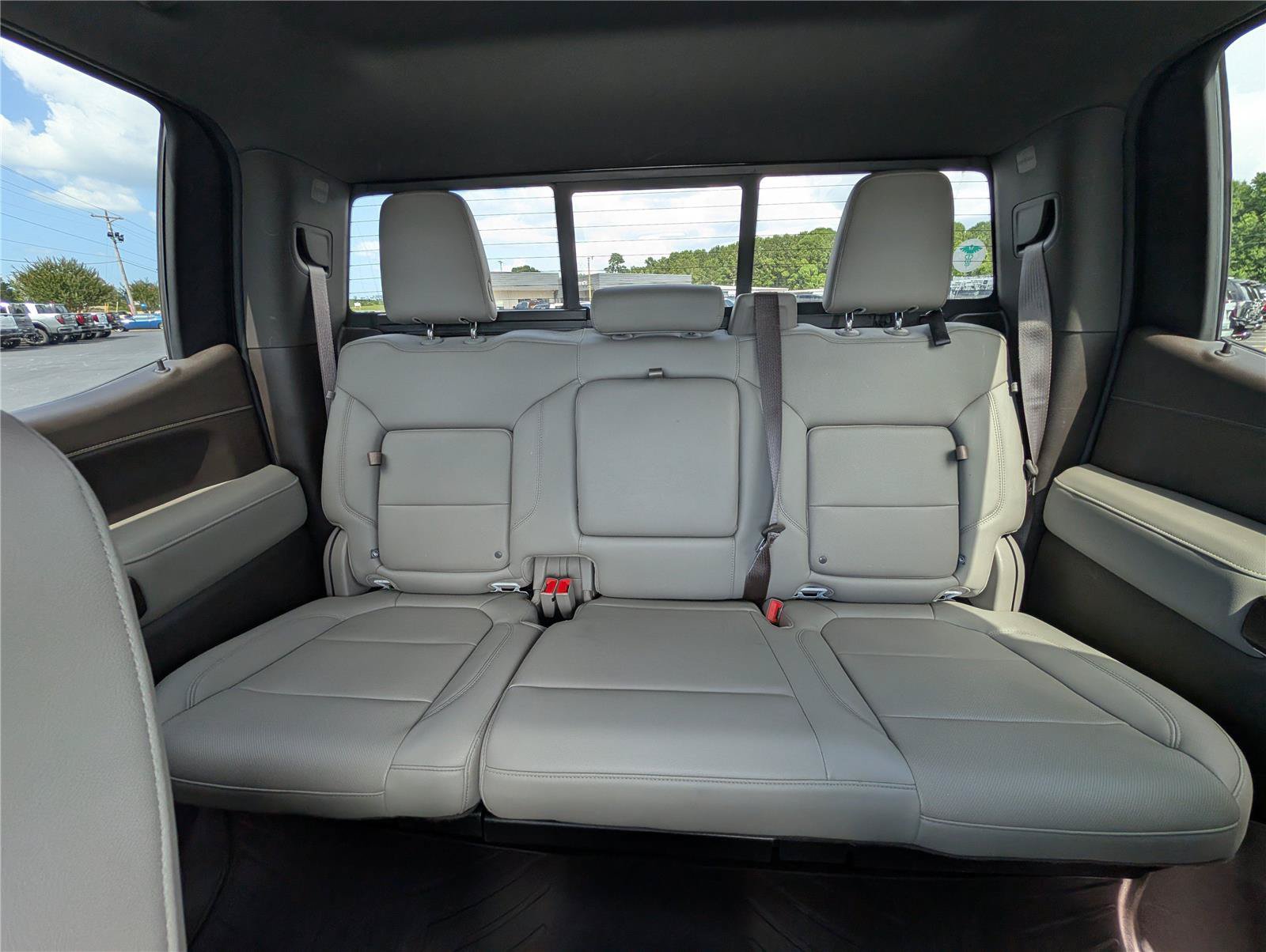 Used 2019 GMC Sierra 1500 SLT AWD/4WD image 16