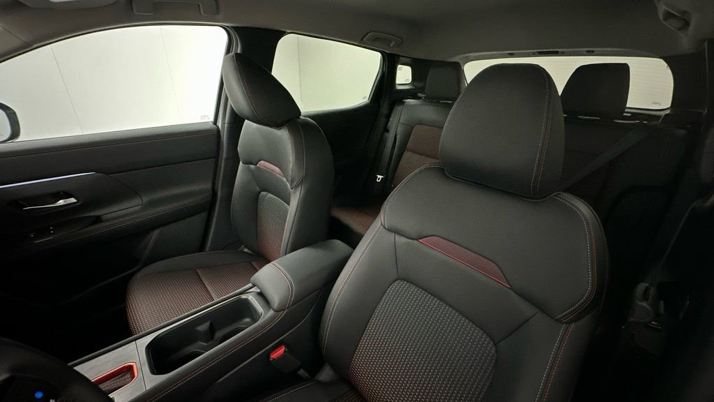 New 2026 Nissan Kicks SR w/ Cold Weather Package image 9