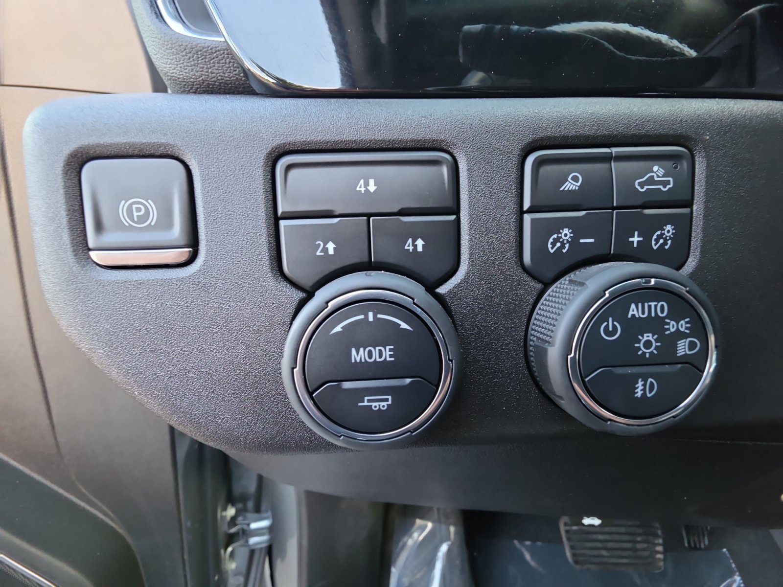 Used 2025 Chevrolet Silverado 2500 LT w/ Trail Boss Package AWD/4WD image 13