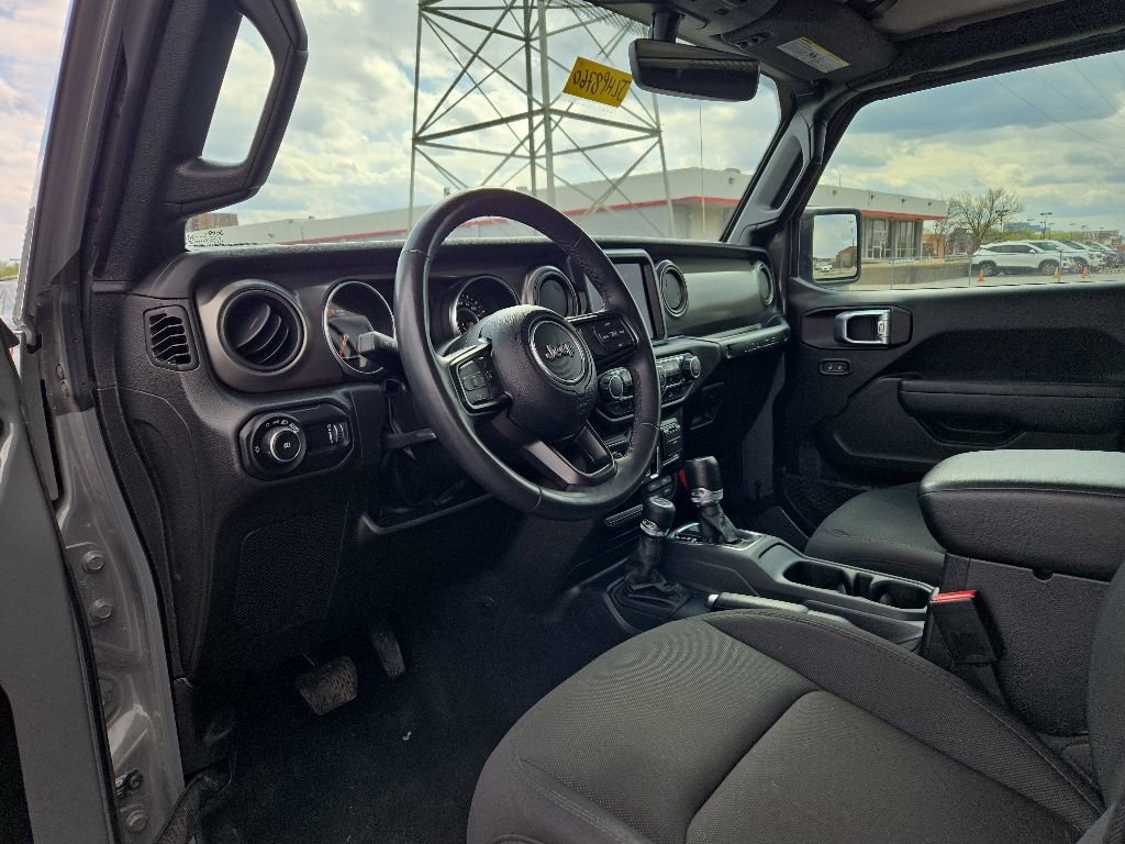Used 2023 Jeep Wrangler Unlimited Sport AWD/4WD image 13
